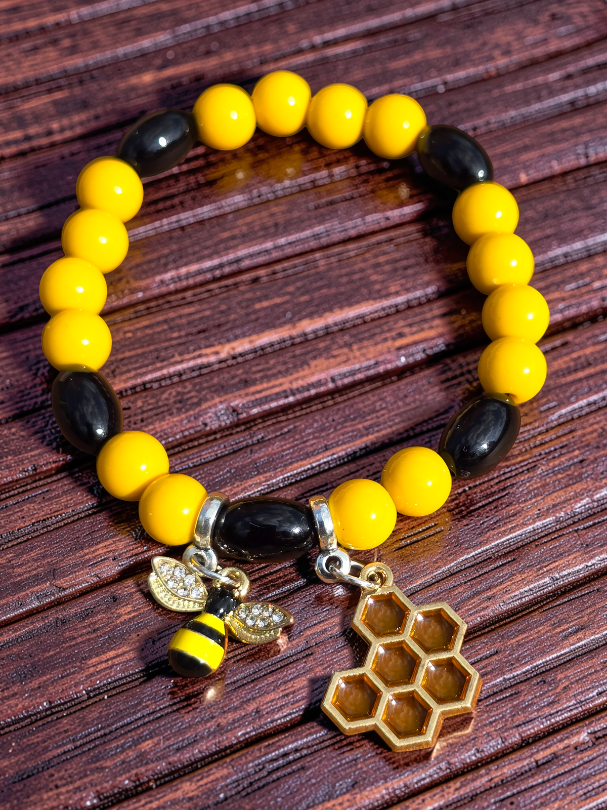 Bumble Bee Bracelet - Fun Elasticated Accessory for Kids and Adults - Ideal for Insect Lovers