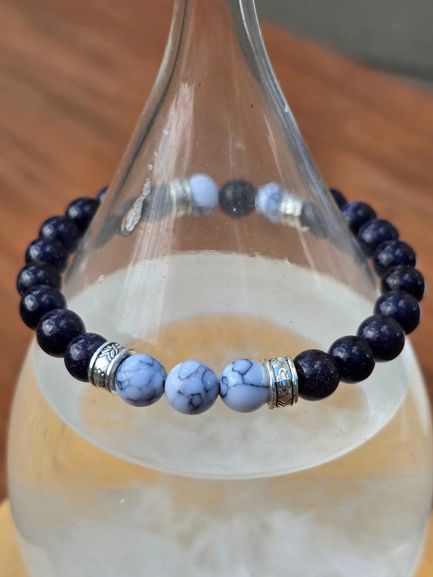 Unisex Blue and white marble effect elastic beaded bracelet - Handmade item