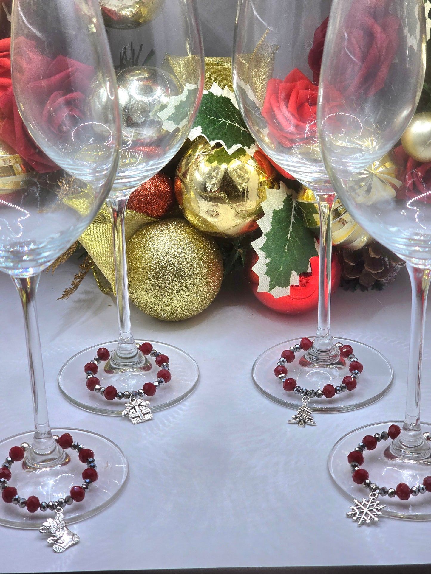 Christmas Wine Glass Charms 4 Pack - Xmas Tree, Stocking, Gift, Snowflake