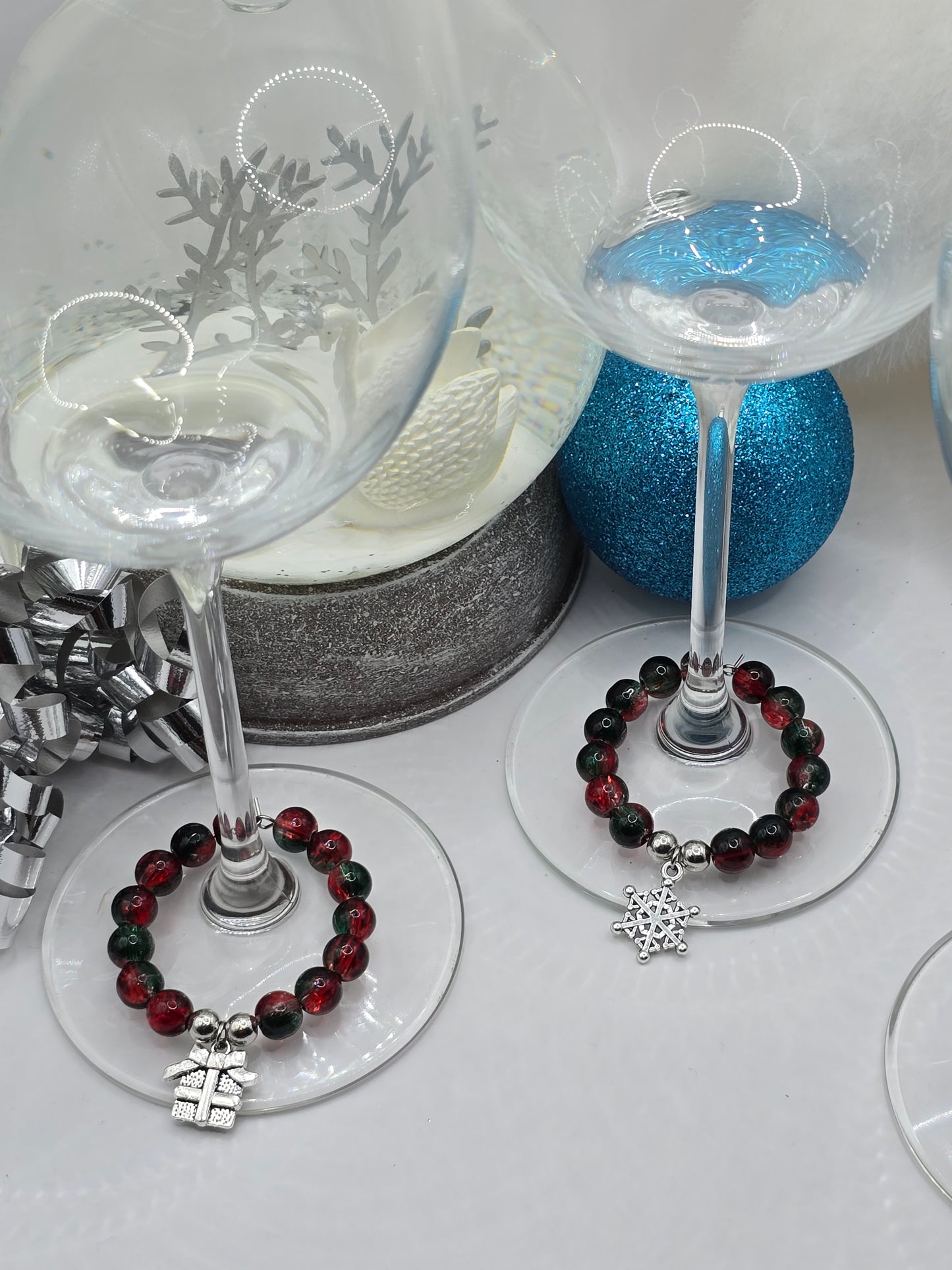 Christmas Wine Glass Charms 4 Pack - Xmas Tree, Stocking, Gift, Snowflake