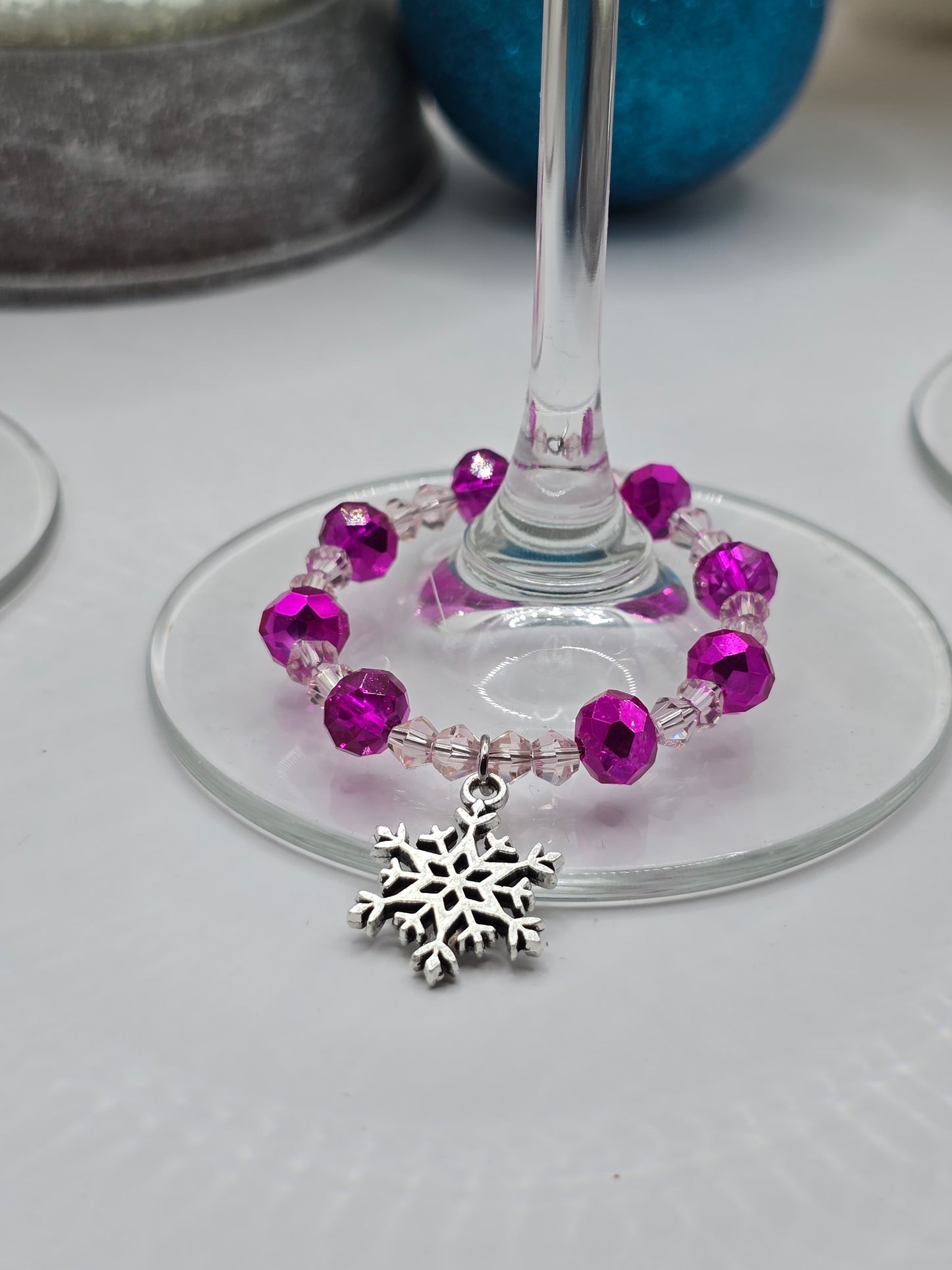 Christmas Wine Glass Charms 4 Pack - Xmas Tree, Stocking, Gift, Snowflake