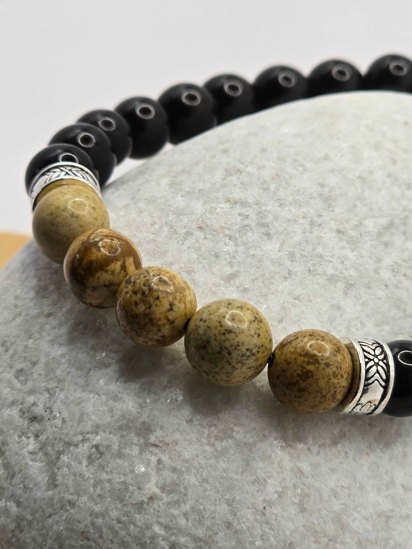 Men's Boho elastic beaded bracelet - Black and natural wood effect colours