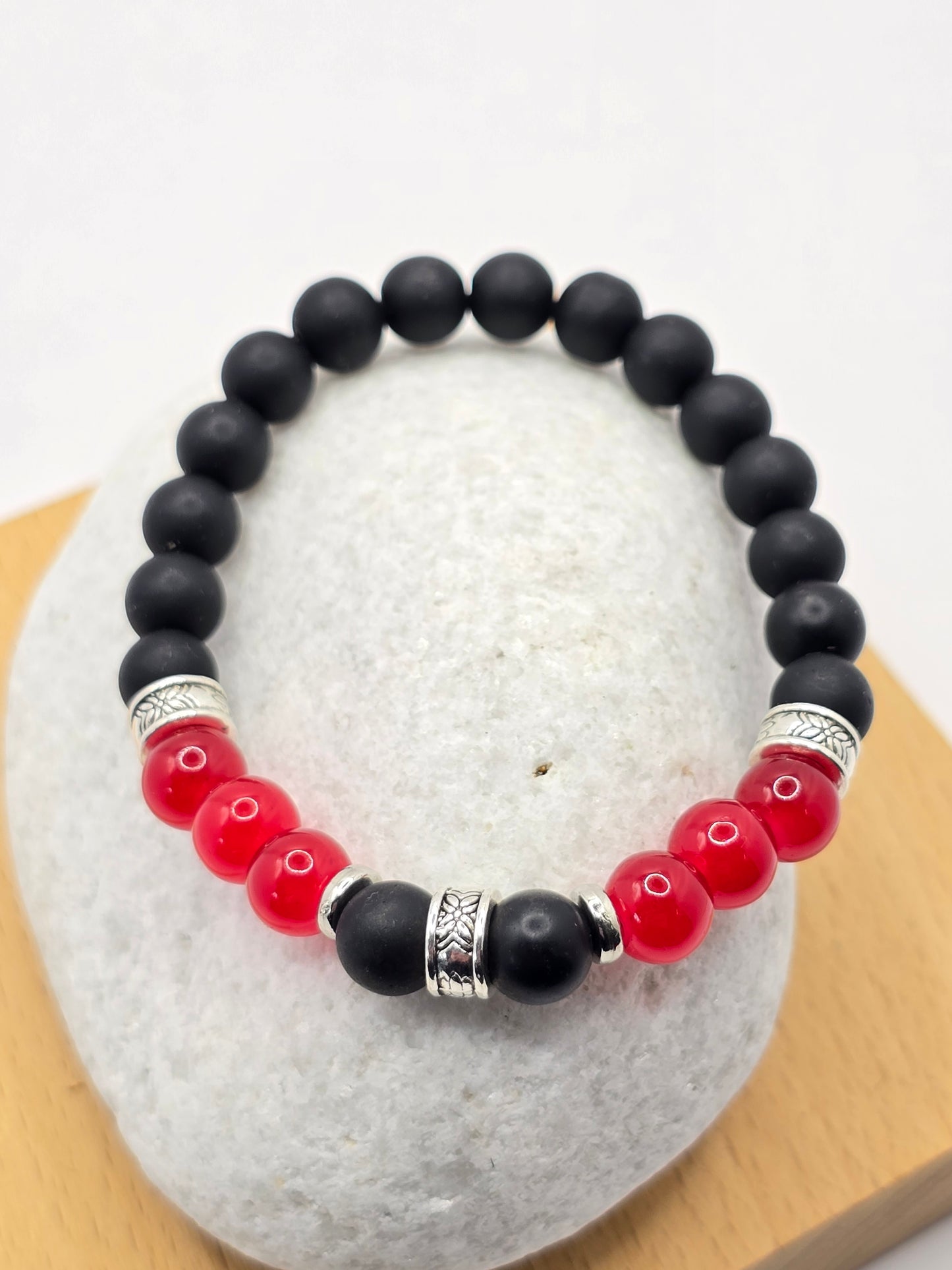 Men's glass beaded bracelet - Handmade black and red elasticated bracelet