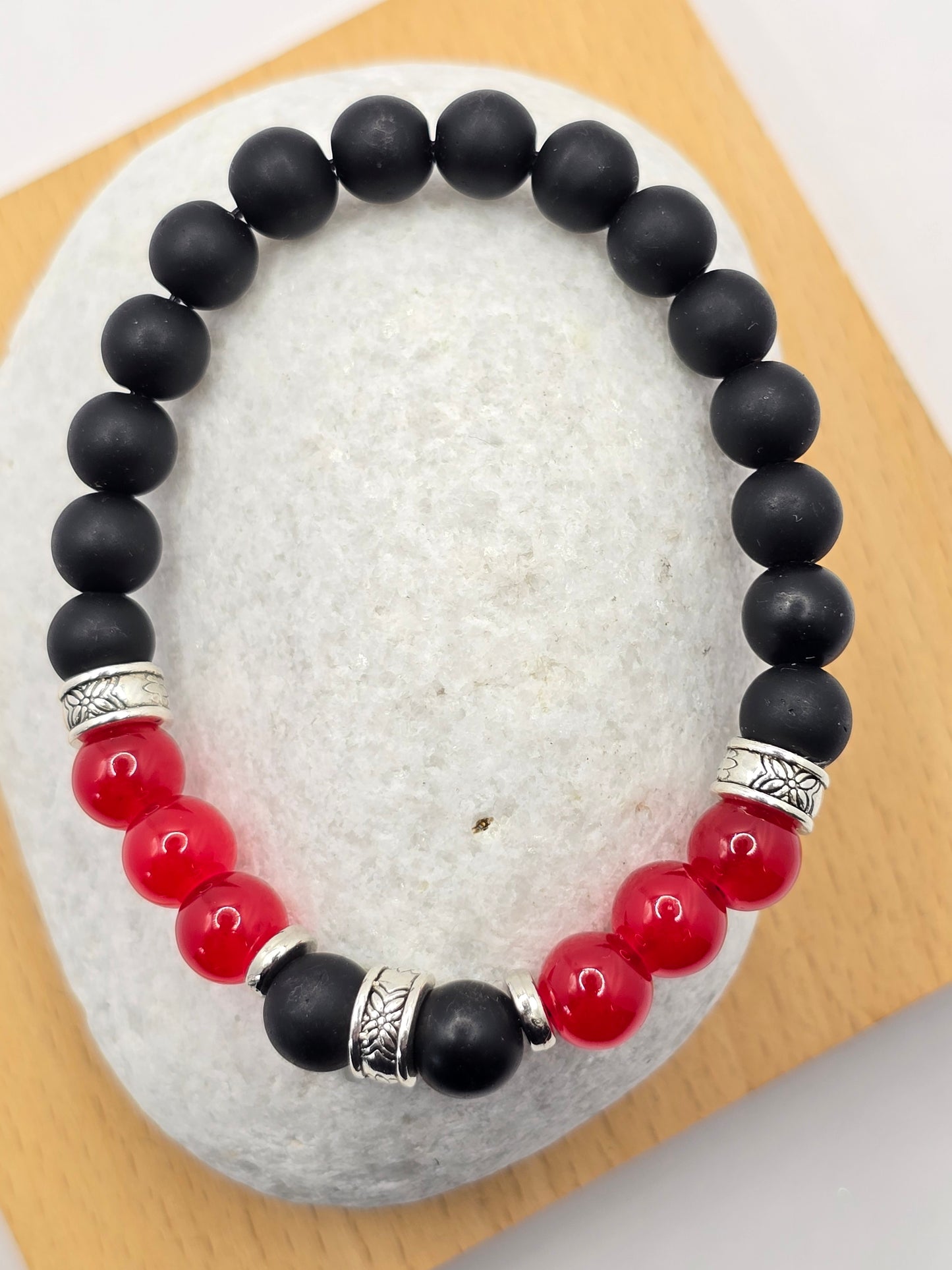 Men's glass beaded bracelet - Handmade black and red elasticated bracelet