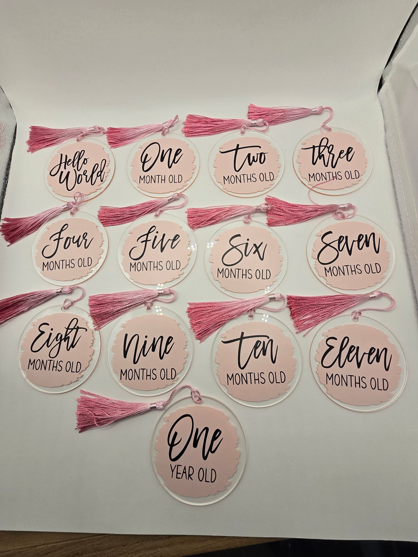 Baby Milestone Discs - 7.5cm acrylic progress markers for baby's first year - Pack of 13 discs