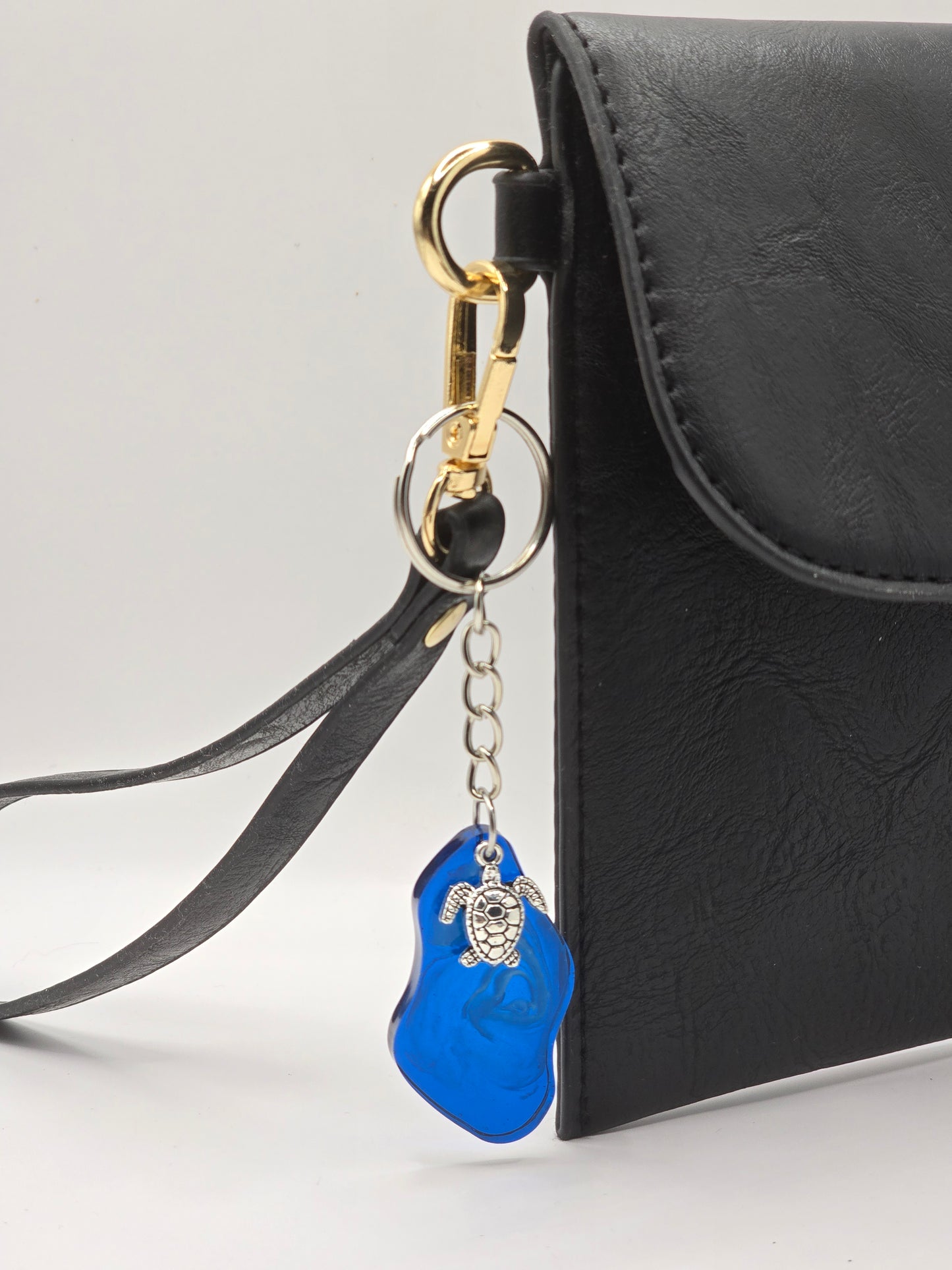 Sea Turtle Resin Keyring - Handmade Ocean scene blue resin accessory