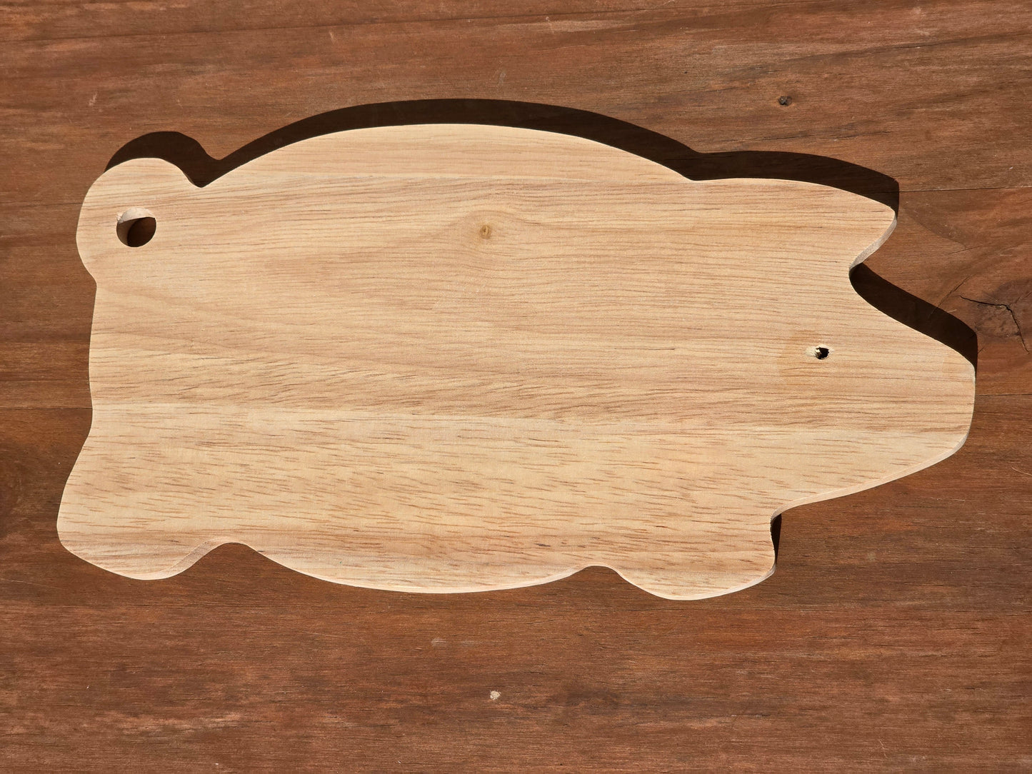 Piggy Chopping board - Funny engraved pig shaped chopping / BBQ serving board