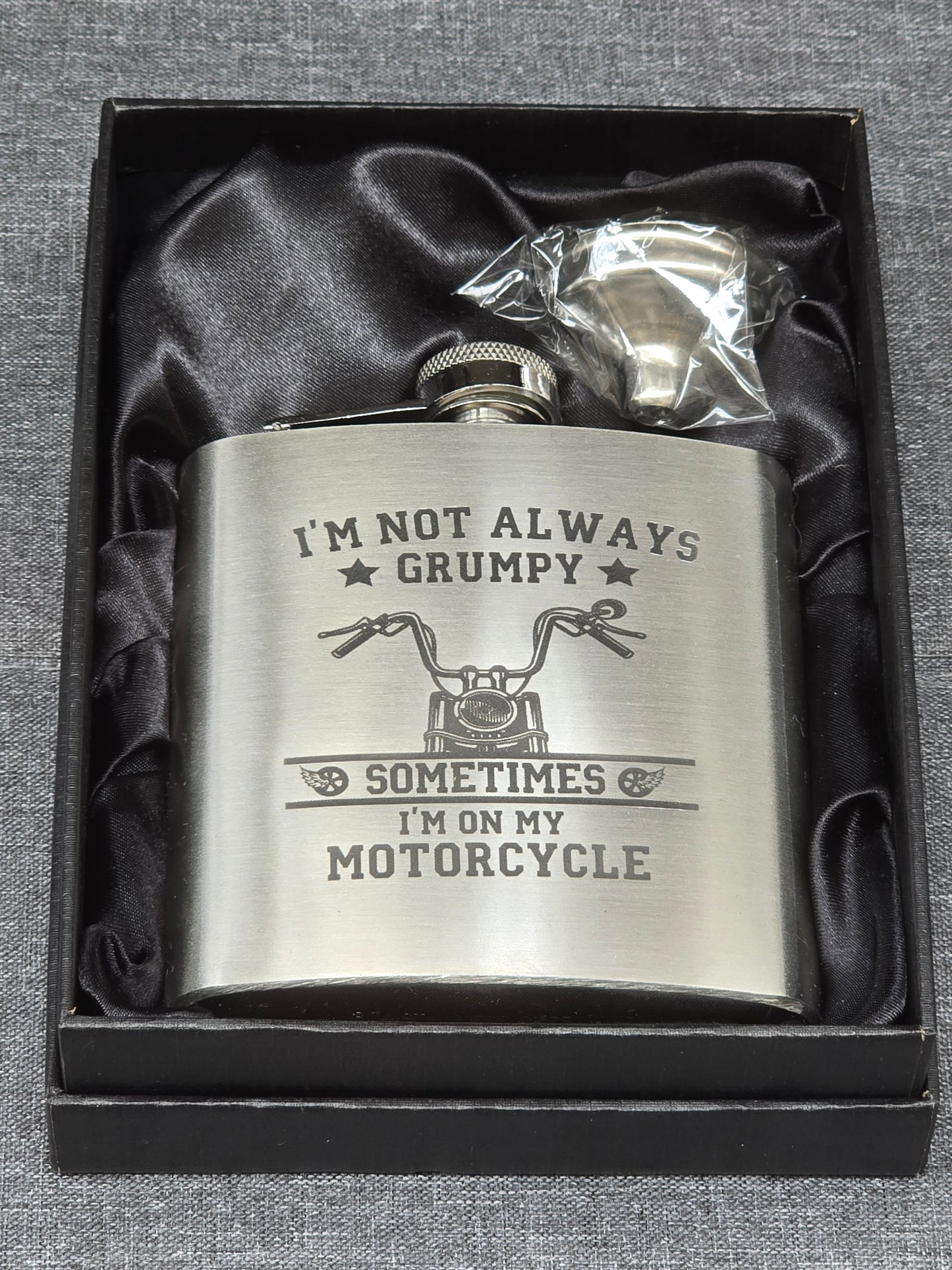 Engraved stainless steel 6oz hipflask - Spirit / Liquor flask with various designs - With Gift Box