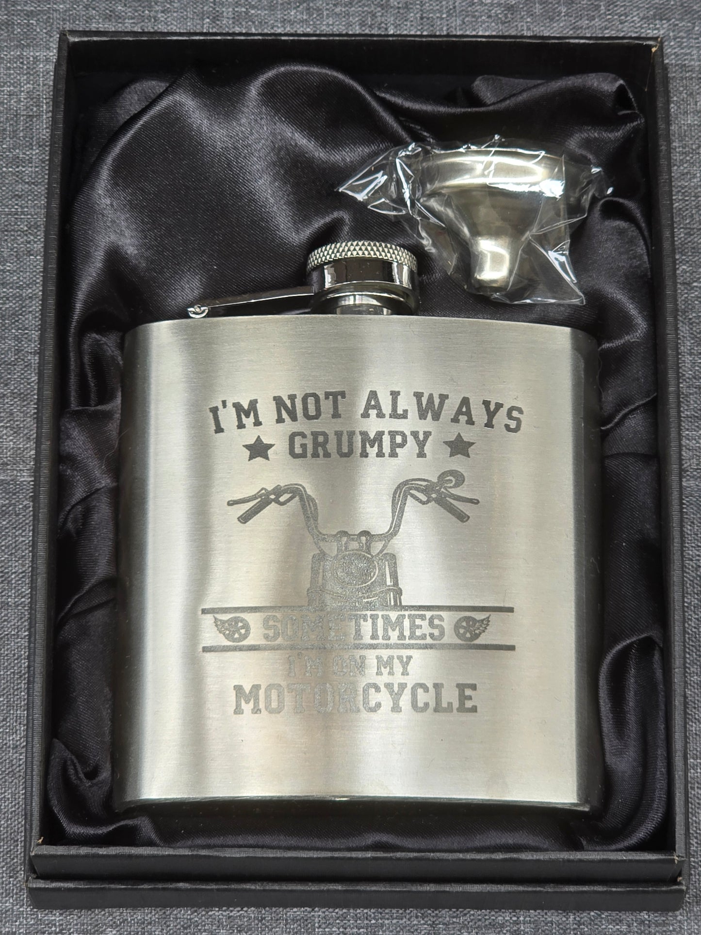 Engraved stainless steel 6oz hipflask - Spirit / Liquor flask with various designs - With Gift Box