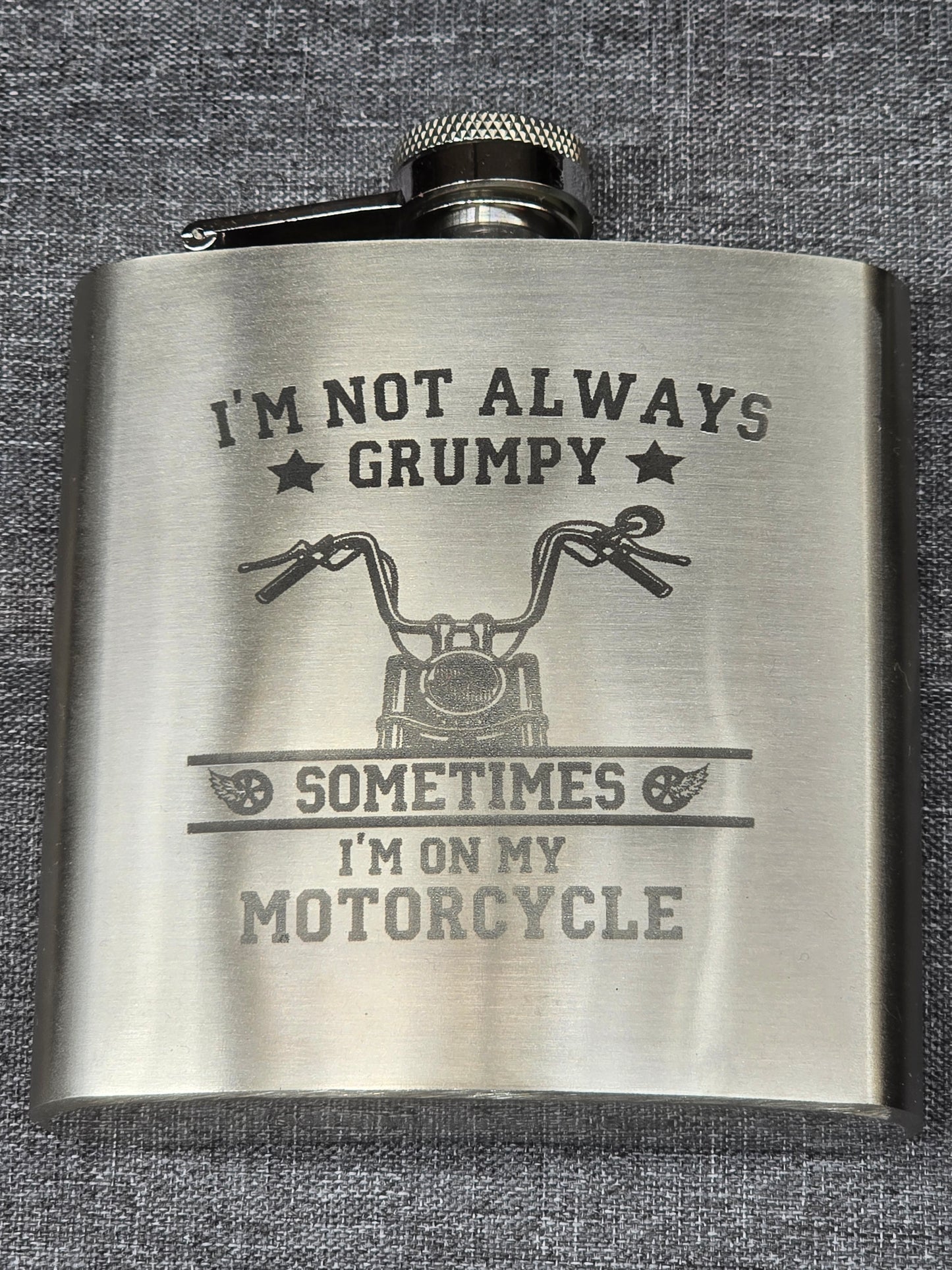 Engraved stainless steel 6oz hipflask - Spirit / Liquor flask with various designs - With Gift Box