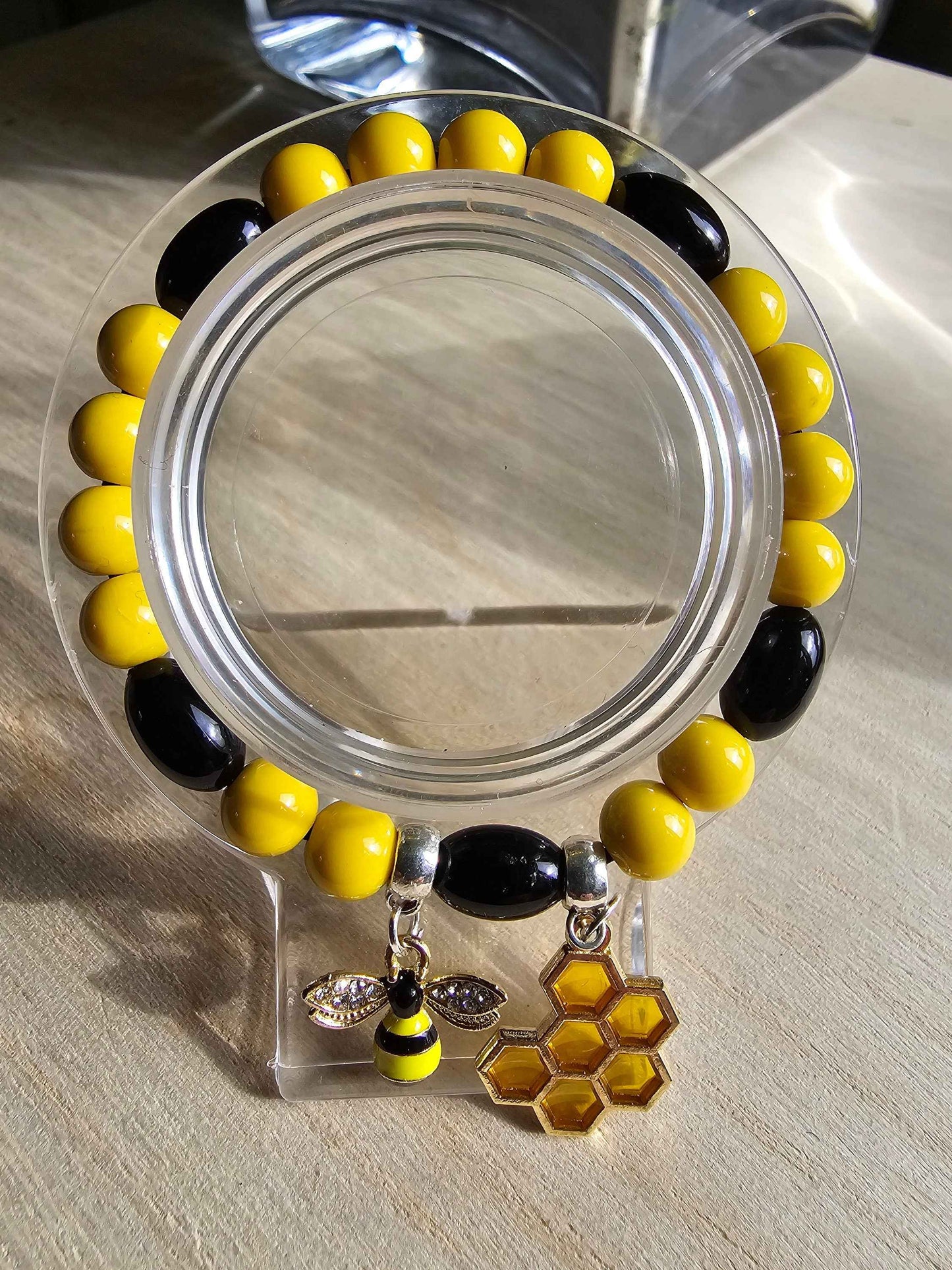 Bumble Bee Bracelet - Fun Elasticated Accessory for Kids and Adults - Ideal for Insect Lovers