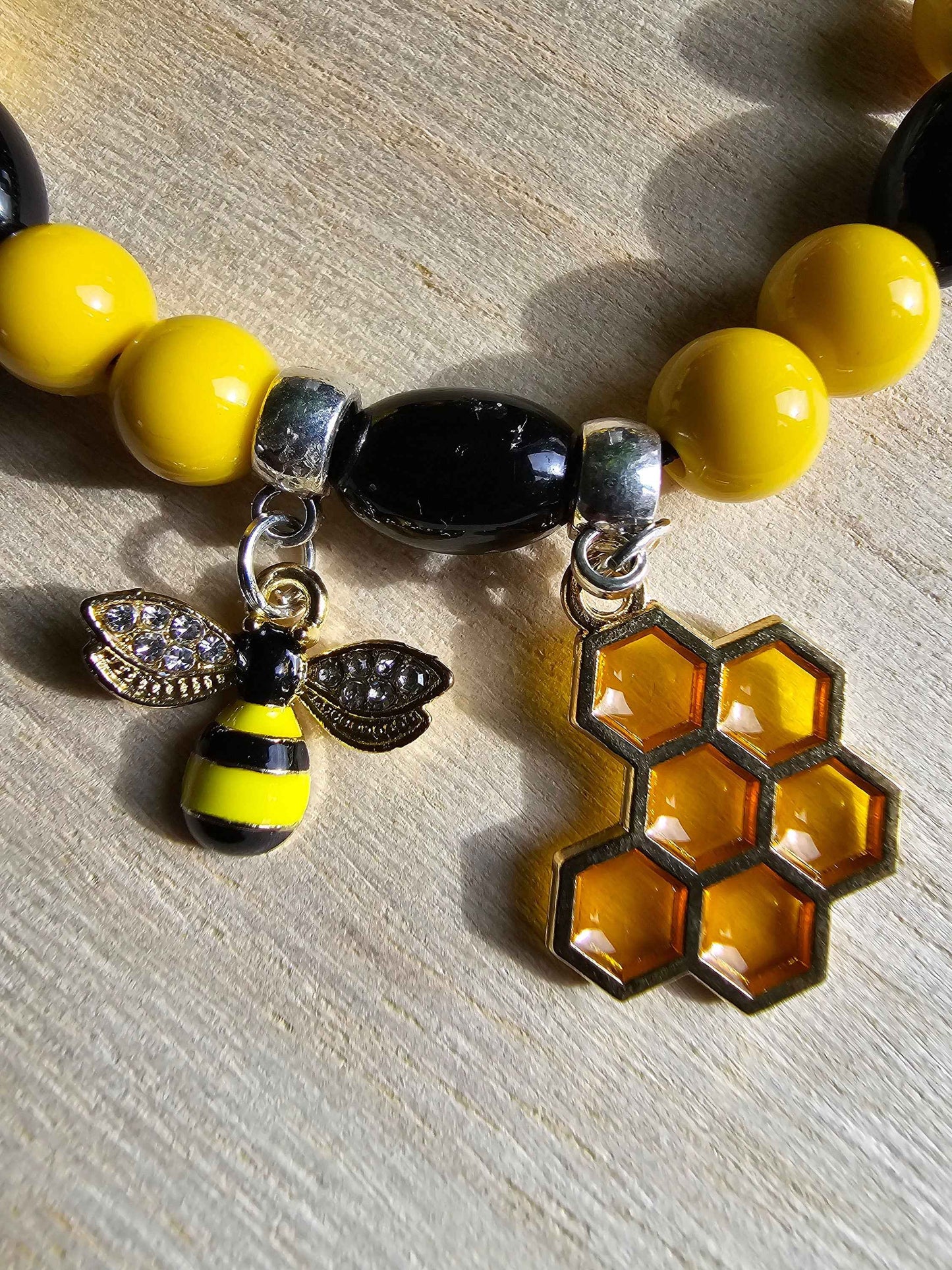 Bumble Bee Bracelet - Fun Elasticated Accessory for Kids and Adults - Ideal for Insect Lovers