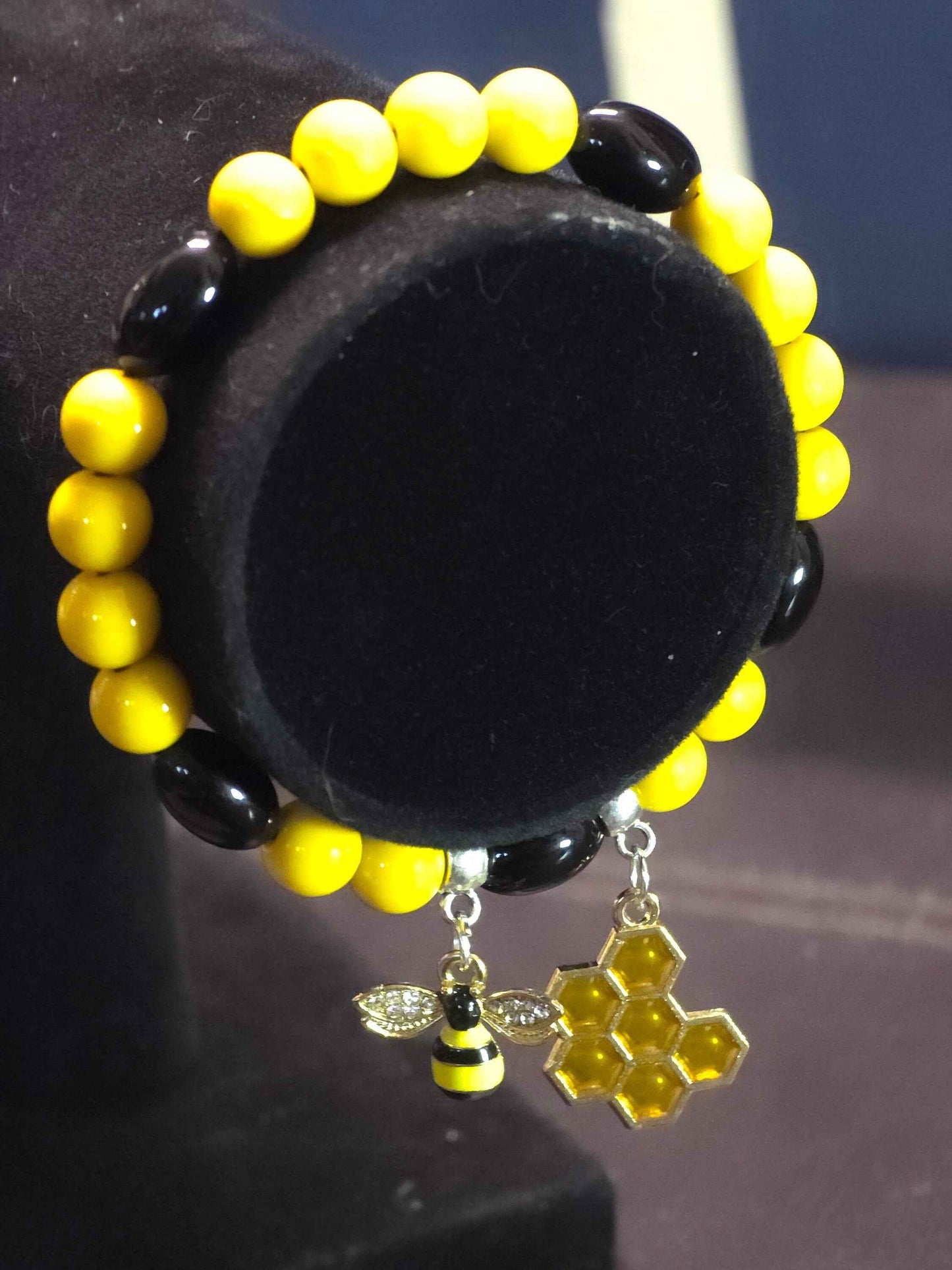 Bumble Bee Bracelet - Fun Elasticated Accessory for Kids and Adults - Ideal for Insect Lovers