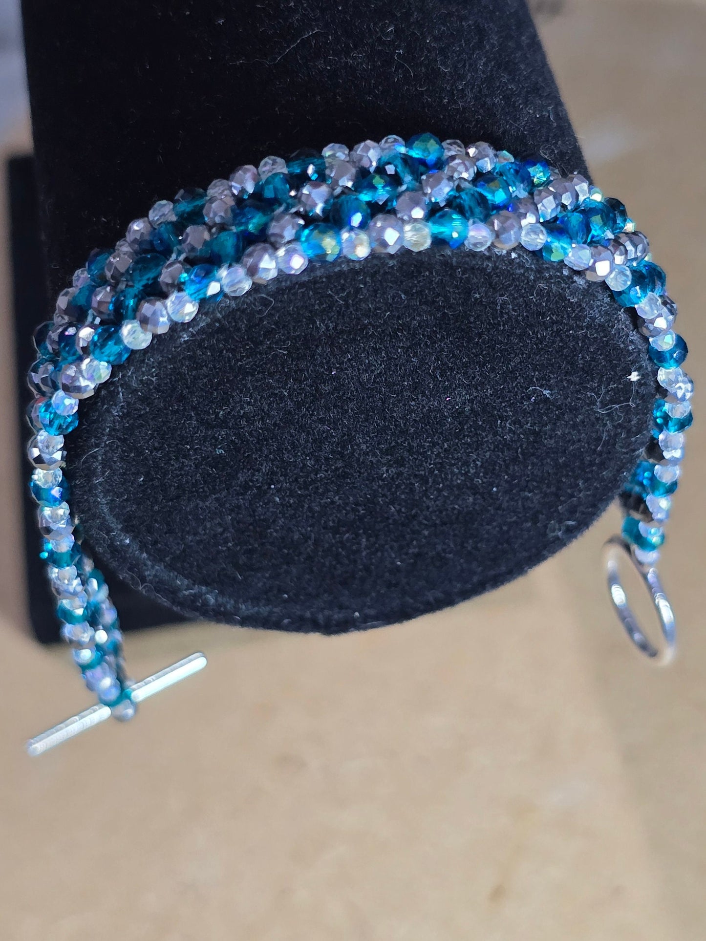 2 tone diagonal striped glass crystal bracelet - Silver and Blue