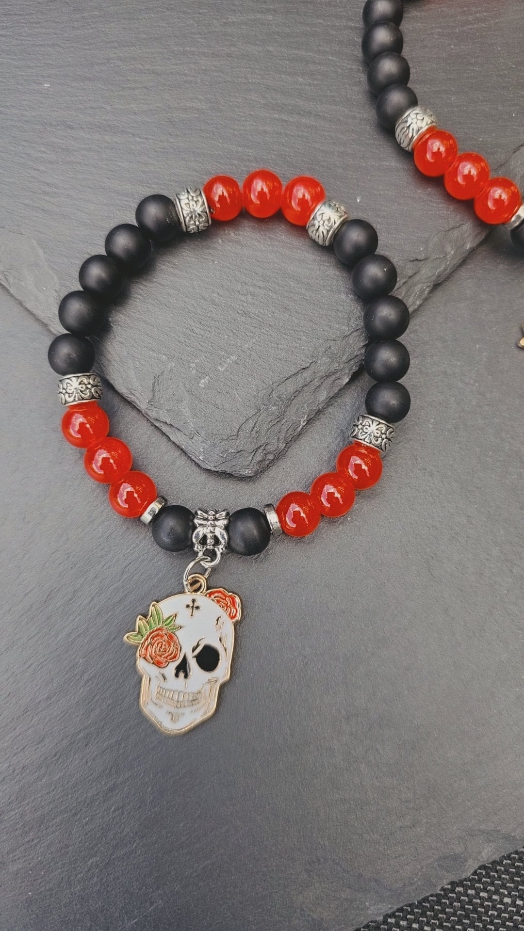 Skull Charm Bracelet - Halloween Skull and rose elastic costume bracelet for parties