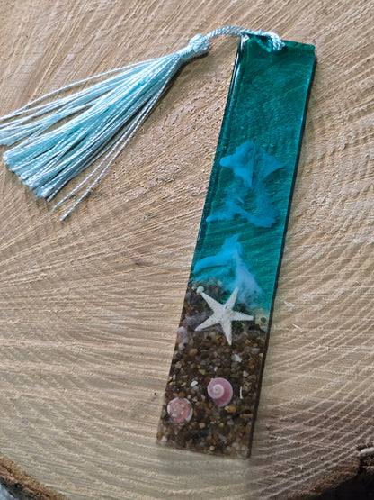 Beach themed resin bookmark - Resin ocean with real sand and shells