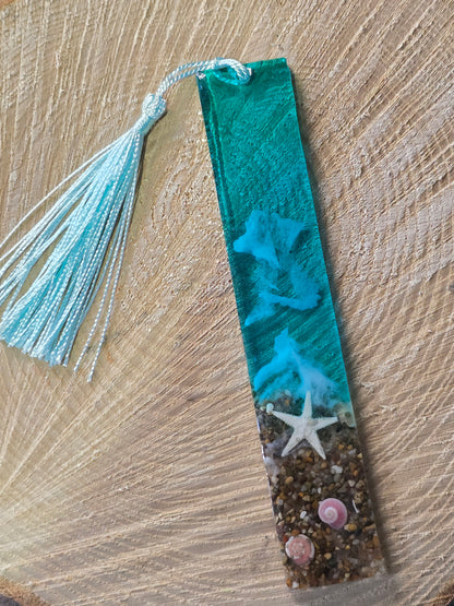 Beach themed resin bookmark - Resin ocean with real sand and shells