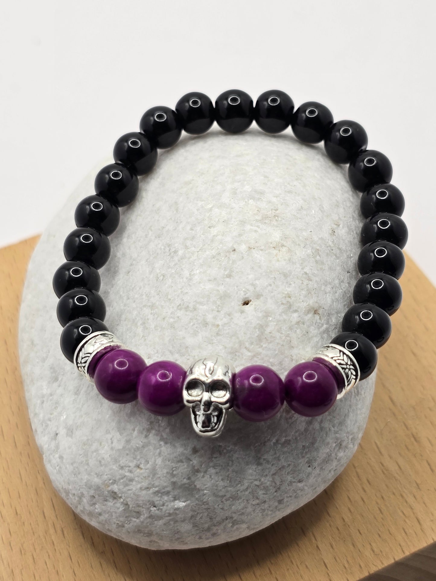 Mens purple beaded skull bracelet - Elastic fit 7" bracelet