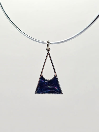 Triangle pendant resin necklace with metal choker