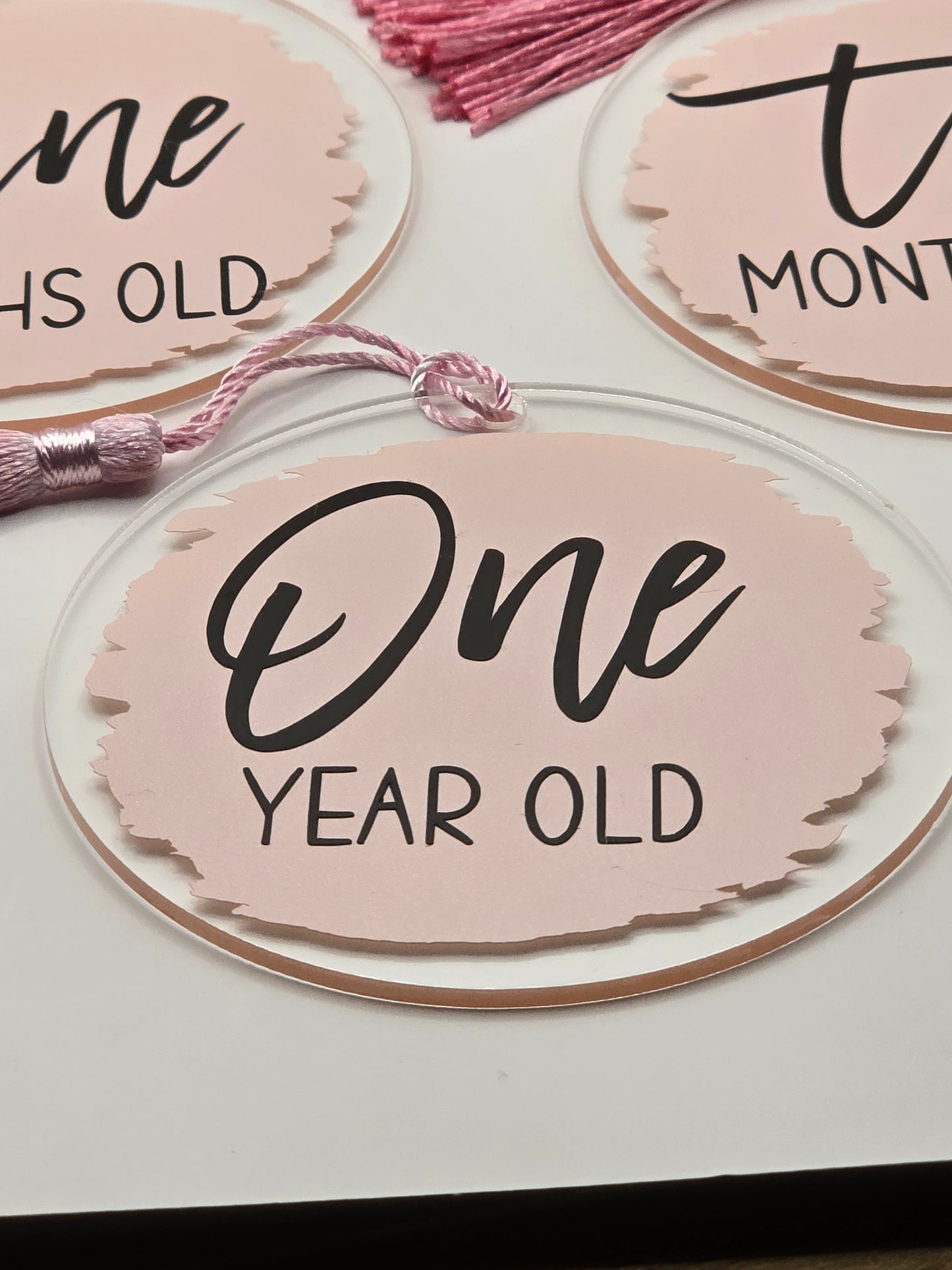 Baby Milestone Discs - 7.5cm acrylic progress markers for baby's first year - Pack of 13 discs