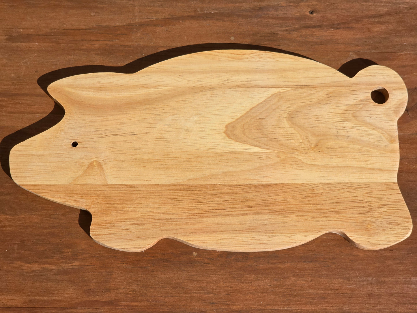 Piggy Chopping board - Funny engraved pig shaped chopping / BBQ serving board