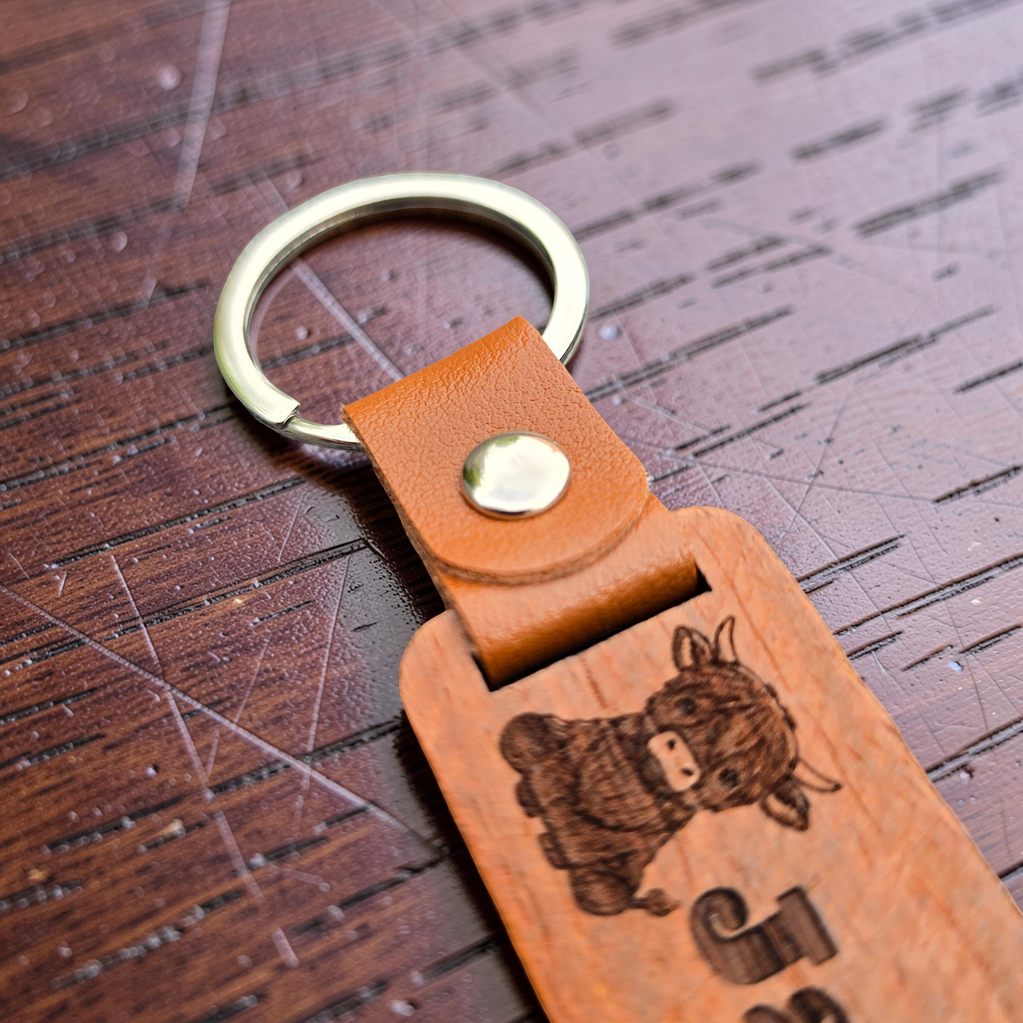Personalised highland cow wooden bag tag / keyring