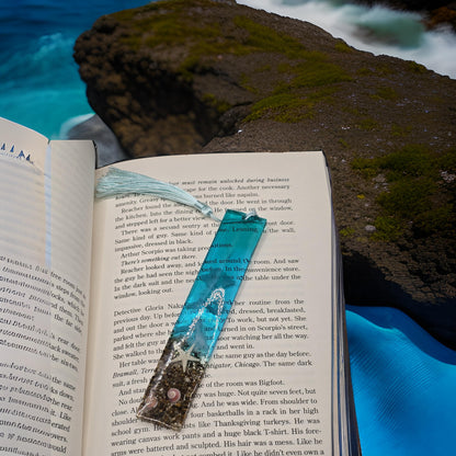 Beach themed resin bookmark - Resin ocean with real sand and shells