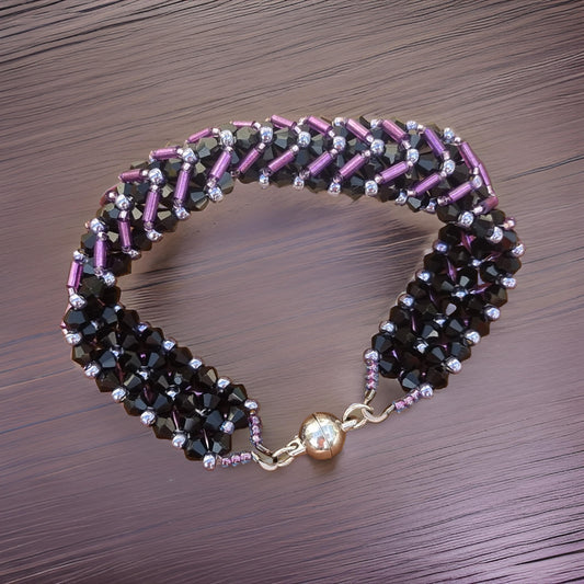 Chevron beaded bracelet with magnetic clasp - Purple / Black