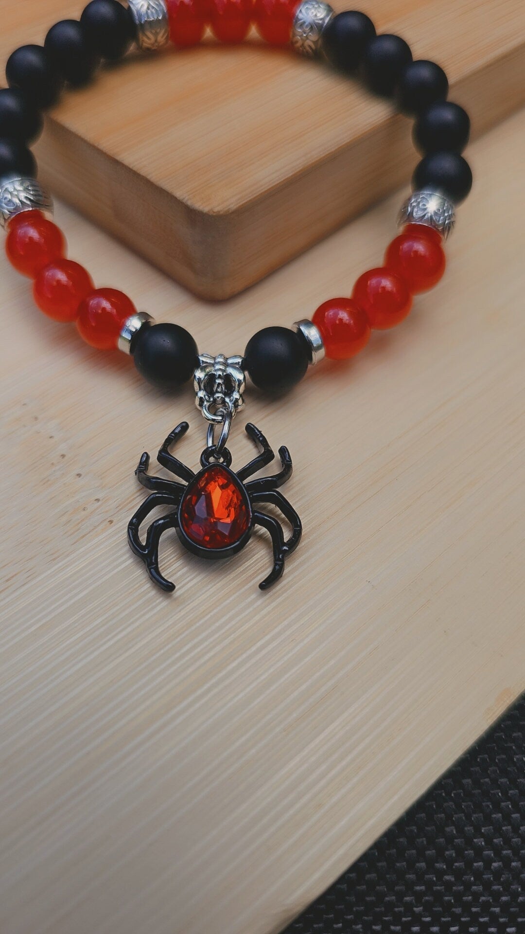 Spider Bracelet - Halloween spider charm elastic bracelet for costume and parties
