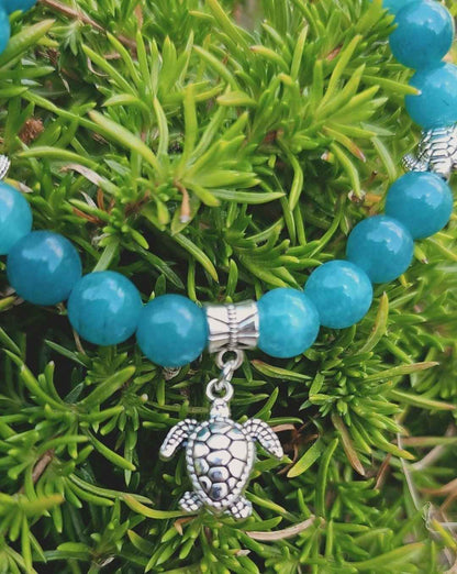Sea Turtle Charm beaded bracelet - Blue/Turquoise Stone beads, and elasticated band to fit most wrist sizes