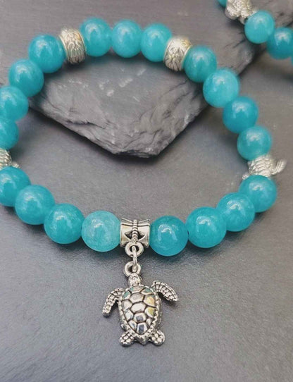 Sea Turtle Charm beaded bracelet - Blue/Turquoise Stone beads, and elasticated band to fit most wrist sizes