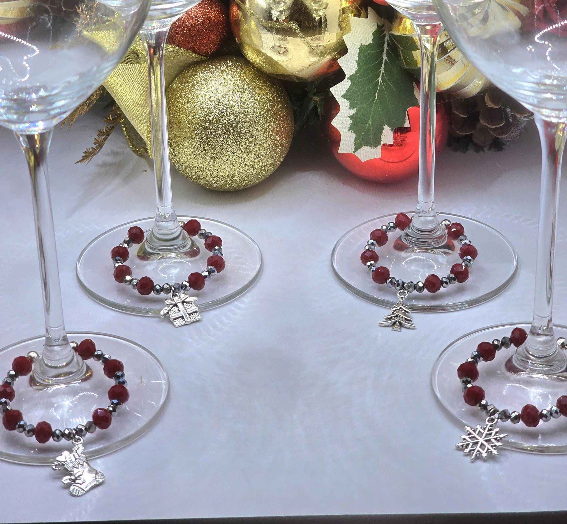 4 Pack Christmas Wine Glass Charms - Xmas Tree, Stocking, Gift, Snowflake